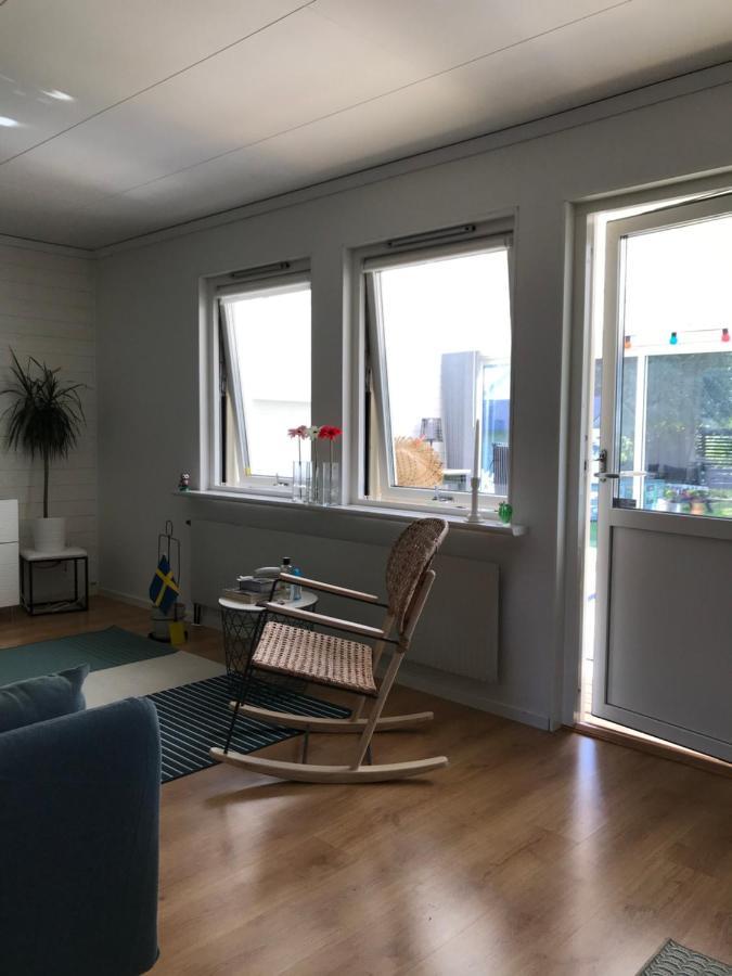 Private Room For Rent In A Villa With Garden View Älmhult Exterior foto